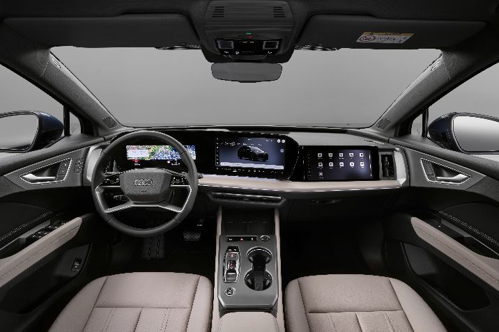 Audi%20Q4%20e-tron%3A%20Magyarorsz%E1gon%20is%20bemutatt%E1k%20a%20meg%FAjult%20form%E1ban%20h%F3d%EDt%F3%2C%20legn%E9pszer%u0171bb%20elektromos%20Audi%20modellt