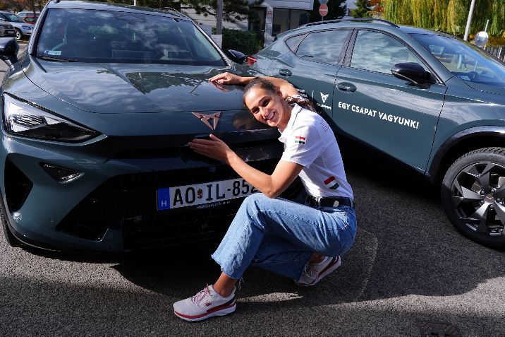 N%u0150I%20V%C1LOGATOTT%3A%20A%20SIKERSZTORI%20CUPRA%20MODELLEKKEL%20FOLYTAT%D3DIK