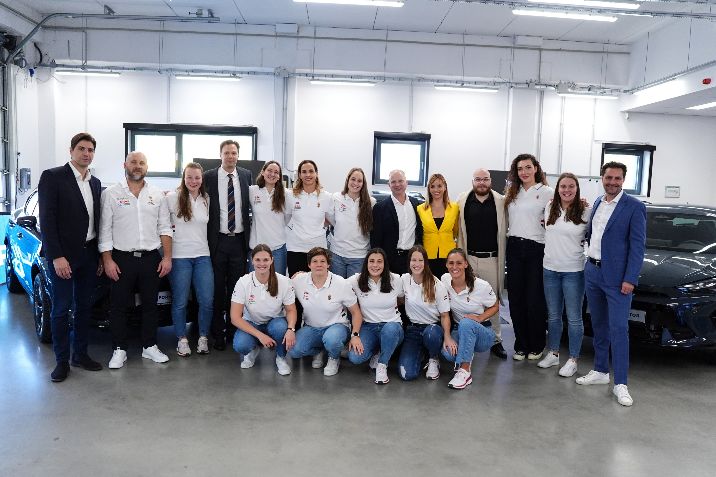 N%u0150I%20V%C1LOGATOTT%3A%20A%20SIKERSZTORI%20CUPRA%20MODELLEKKEL%20FOLYTAT%D3DIK